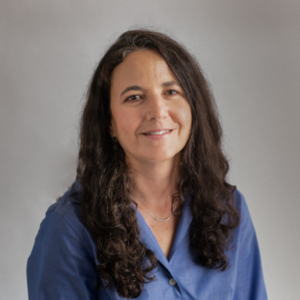 Jennifer Pereira headshot