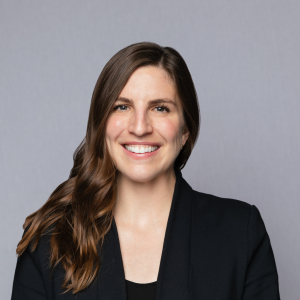 Annie Pease headshot