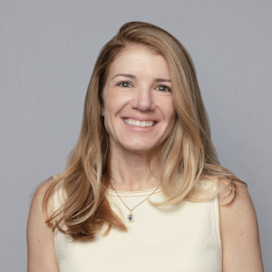 Lauren Paola headshot