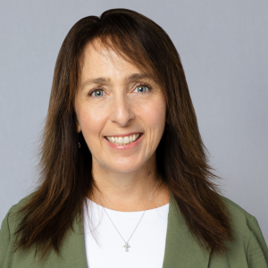 Nicole Delos headshot