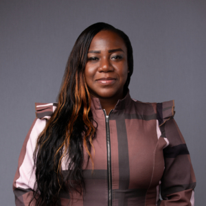 Bernadette Tavares headshot